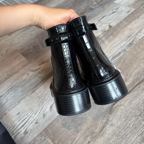 ZARA FLAT CROCODILE-EFFECT ANKLE BOOTS - Size 6 or 36 - Picture 8 of 8